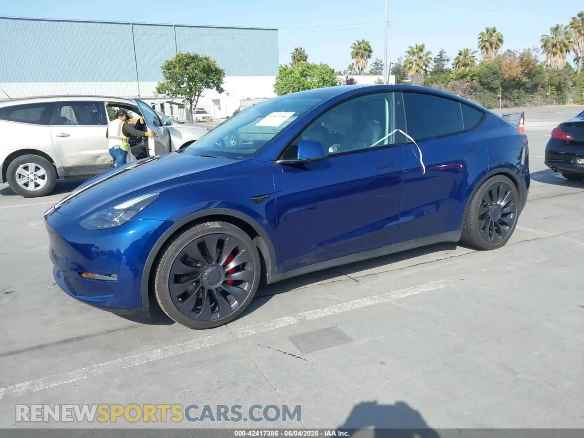 2 Фотография поврежденного автомобиля 7SAYGDEFXPF712033 TESLA MODEL Y 2023