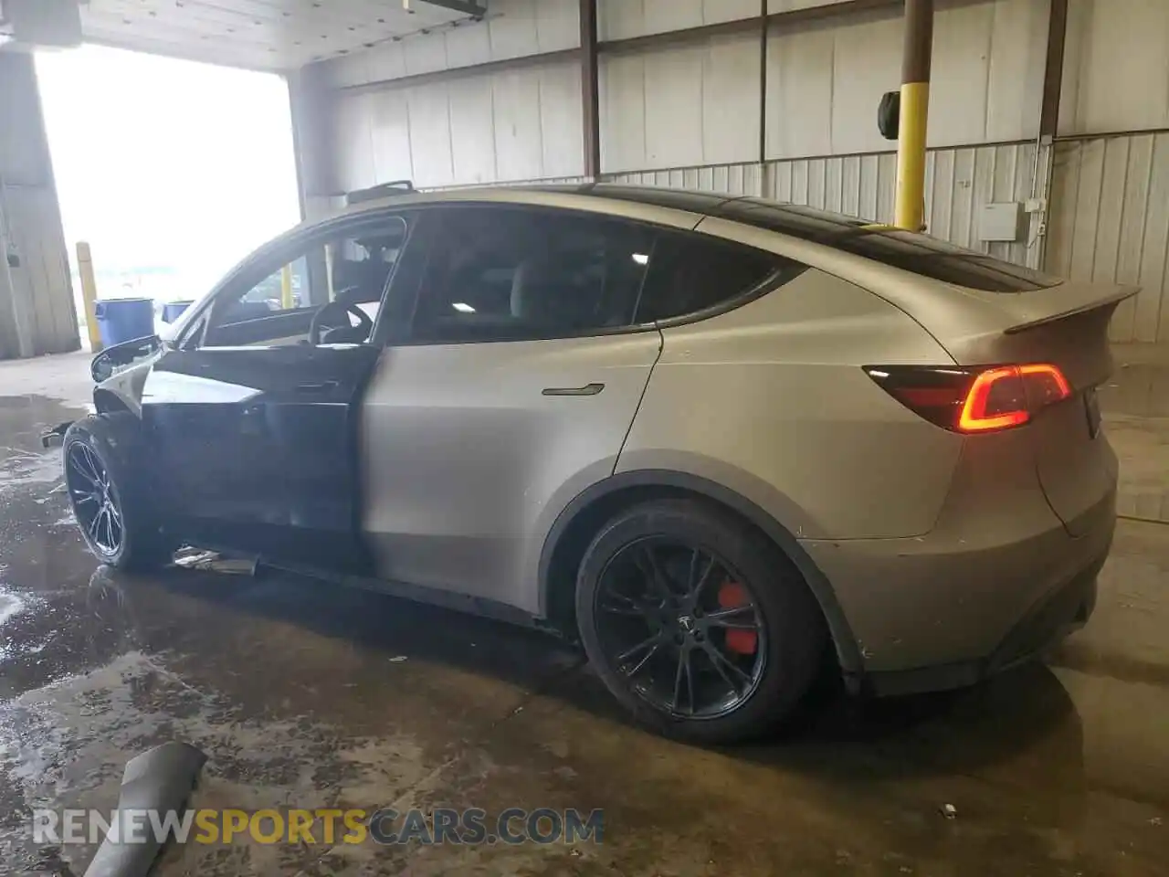 2 Photograph of a damaged car 7SAYGDEFXPF908828 TESLA MODEL Y 2023