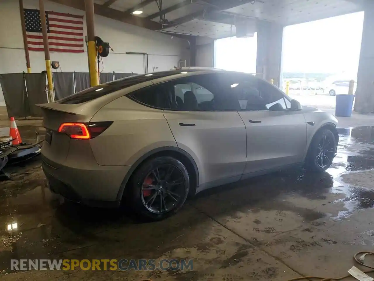 3 Photograph of a damaged car 7SAYGDEFXPF908828 TESLA MODEL Y 2023
