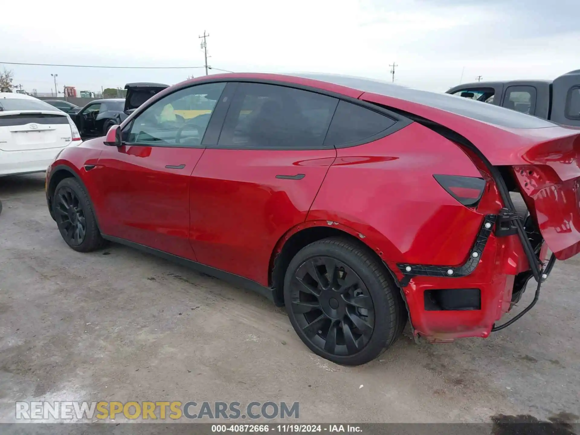 3 Photograph of a damaged car 7SAYGAEE0RF017553 TESLA MODEL Y 2024