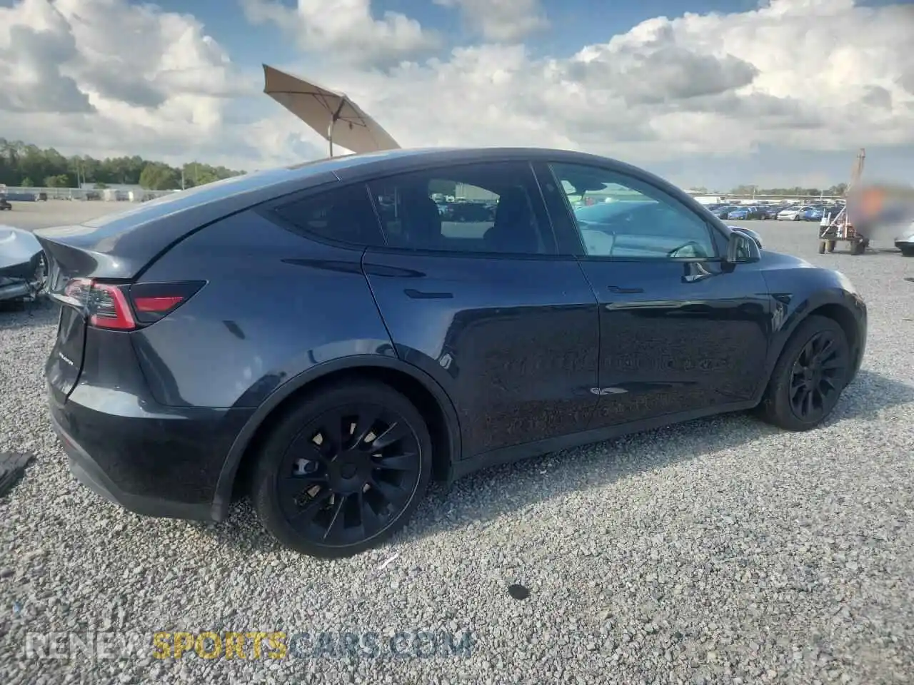 3 Photograph of a damaged car 7SAYGAEE1RF033325 TESLA MODEL Y 2024