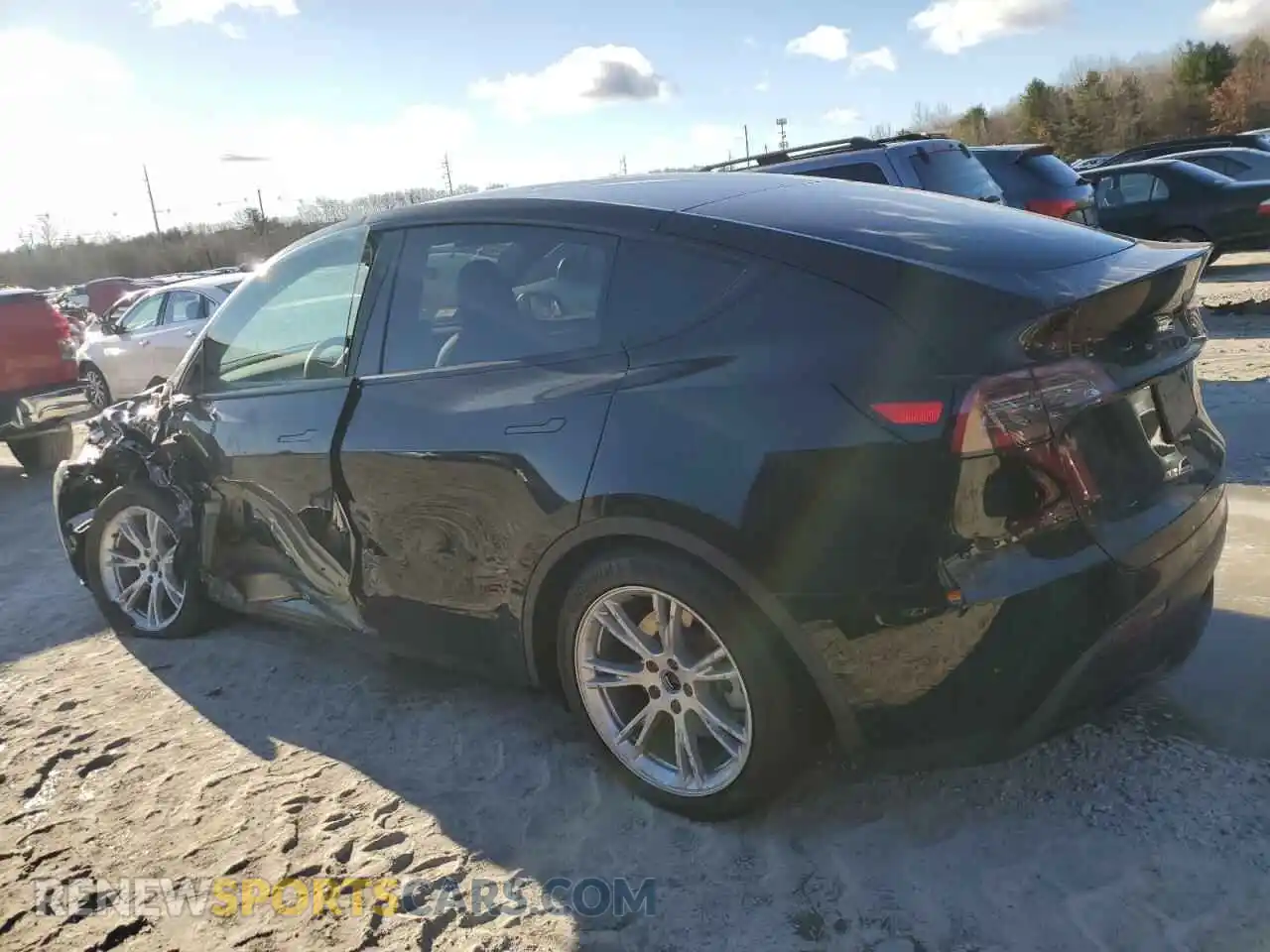 2 fotografías del automóvil dañado 7SAYGAEE2RF981250 TESLA MODEL Y 2024
