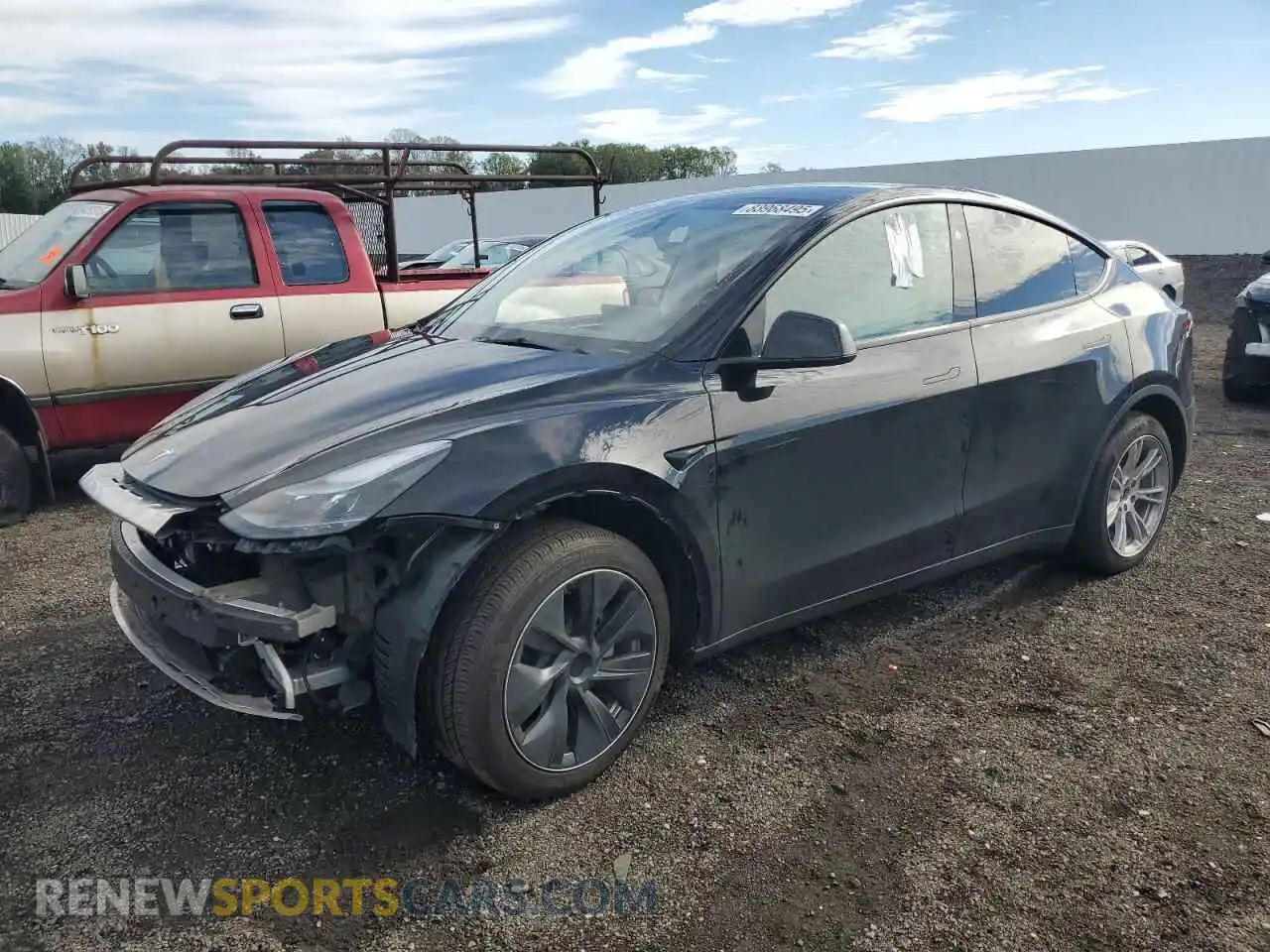 1 Photograph of a damaged car 7SAYGAEE2RF983385 TESLA MODEL Y 2024