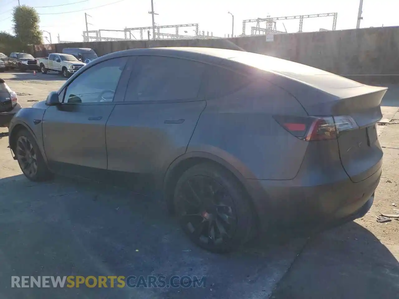 2 Photograph of a damaged car 7SAYGAEE3RF034377 TESLA MODEL Y 2024