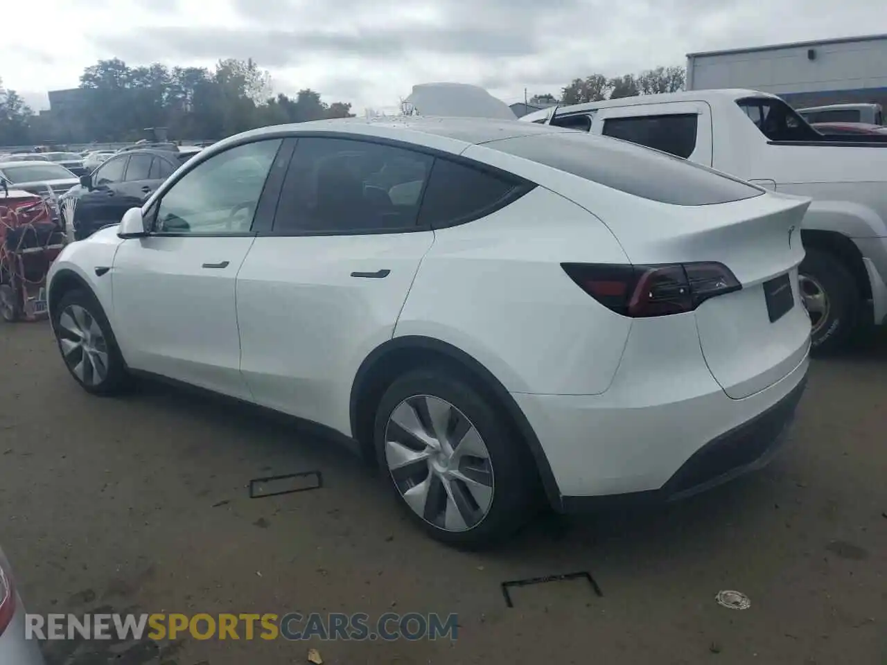 2 Photograph of a damaged car 7SAYGAEE3RF060557 TESLA MODEL Y 2024