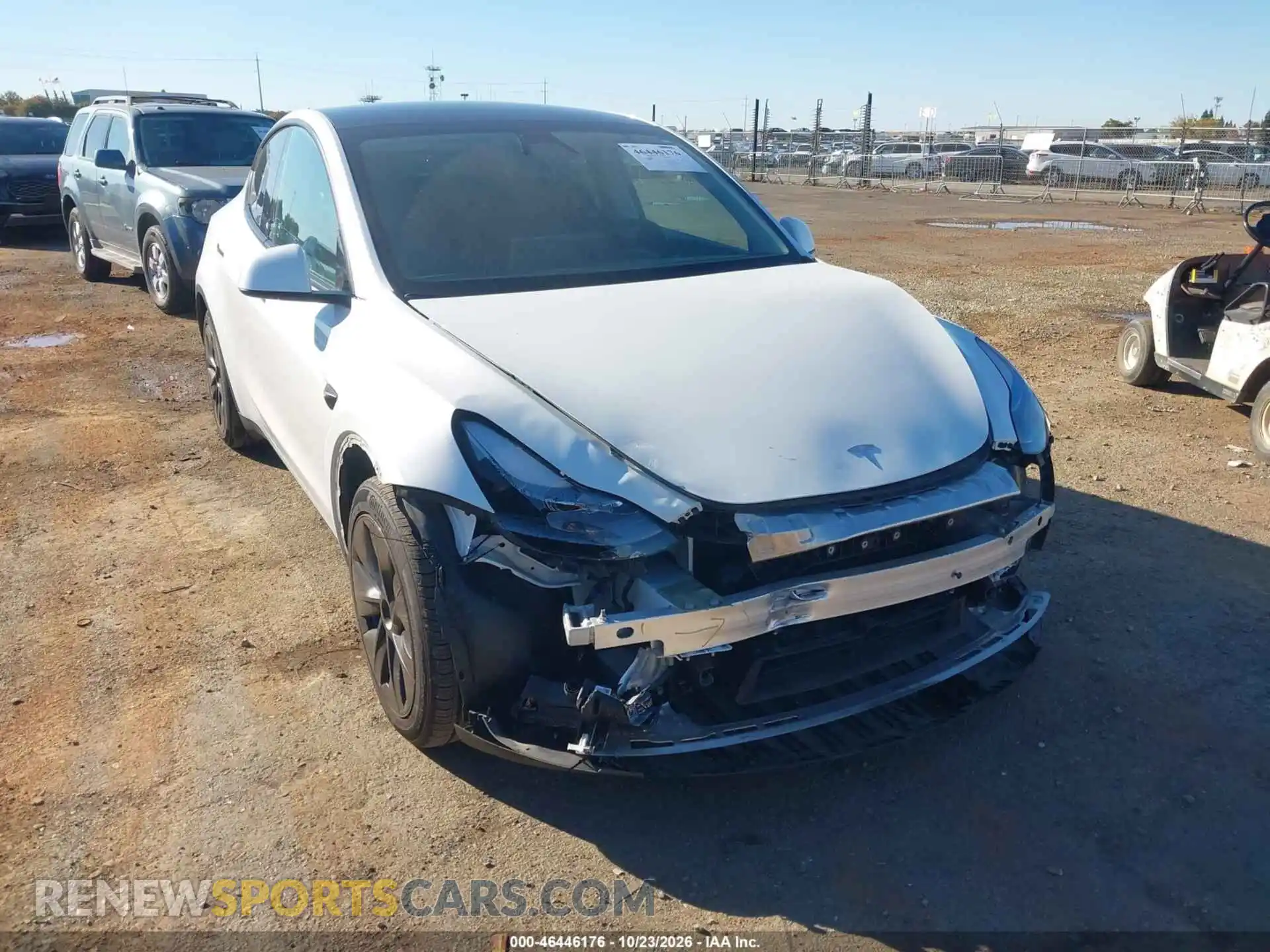 1 Photograph of a damaged car 7SAYGAEE3RF100264 TESLA MODEL Y 2024