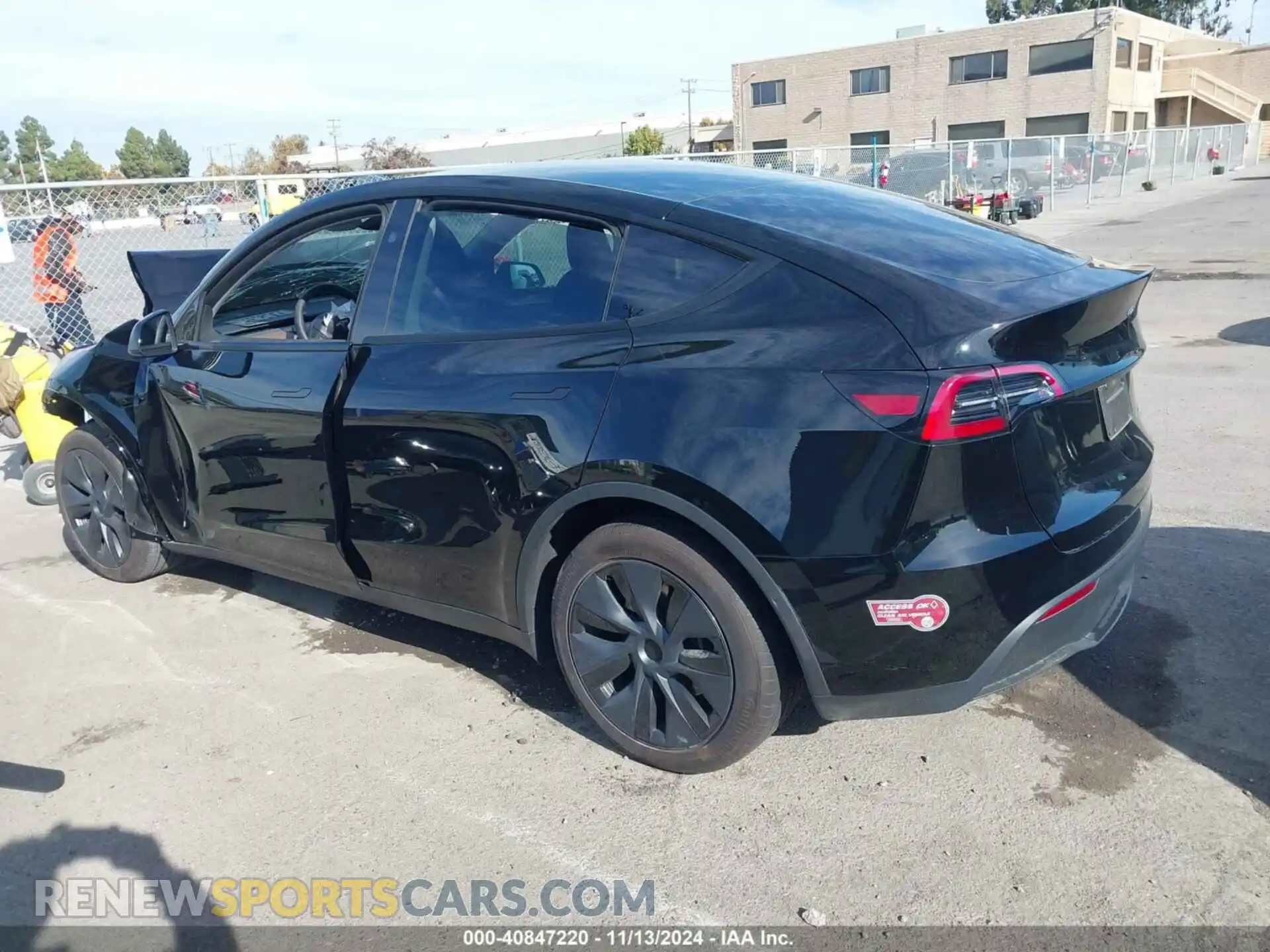 3 Photograph of a damaged car 7SAYGAEE4RF126078 TESLA MODEL Y 2024
