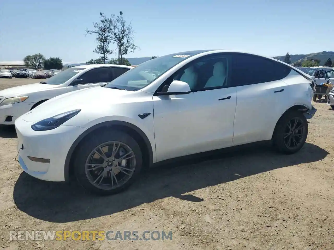 1 Фотография поврежденного автомобиля 7SAYGAEE4RF127358 TESLA MODEL Y 2024