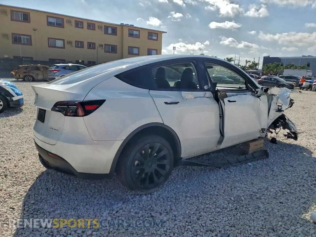 3 Photograph of a damaged car 7SAYGAEE5RF033697 TESLA MODEL Y 2024