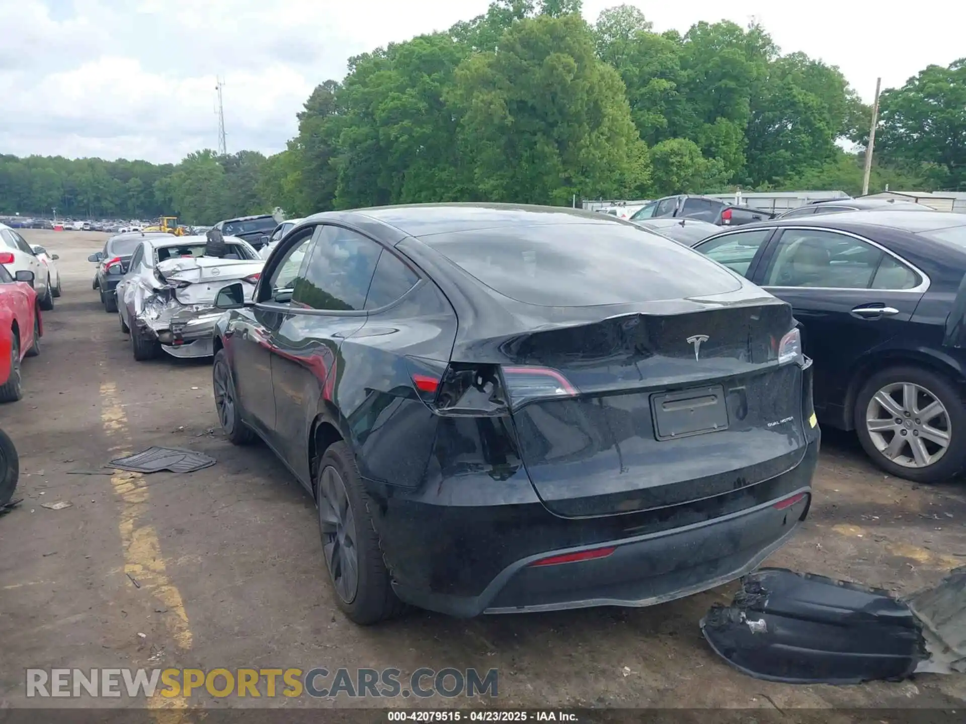3 Photograph of a damaged car 7SAYGAEE5RF186418 TESLA MODEL Y 2024