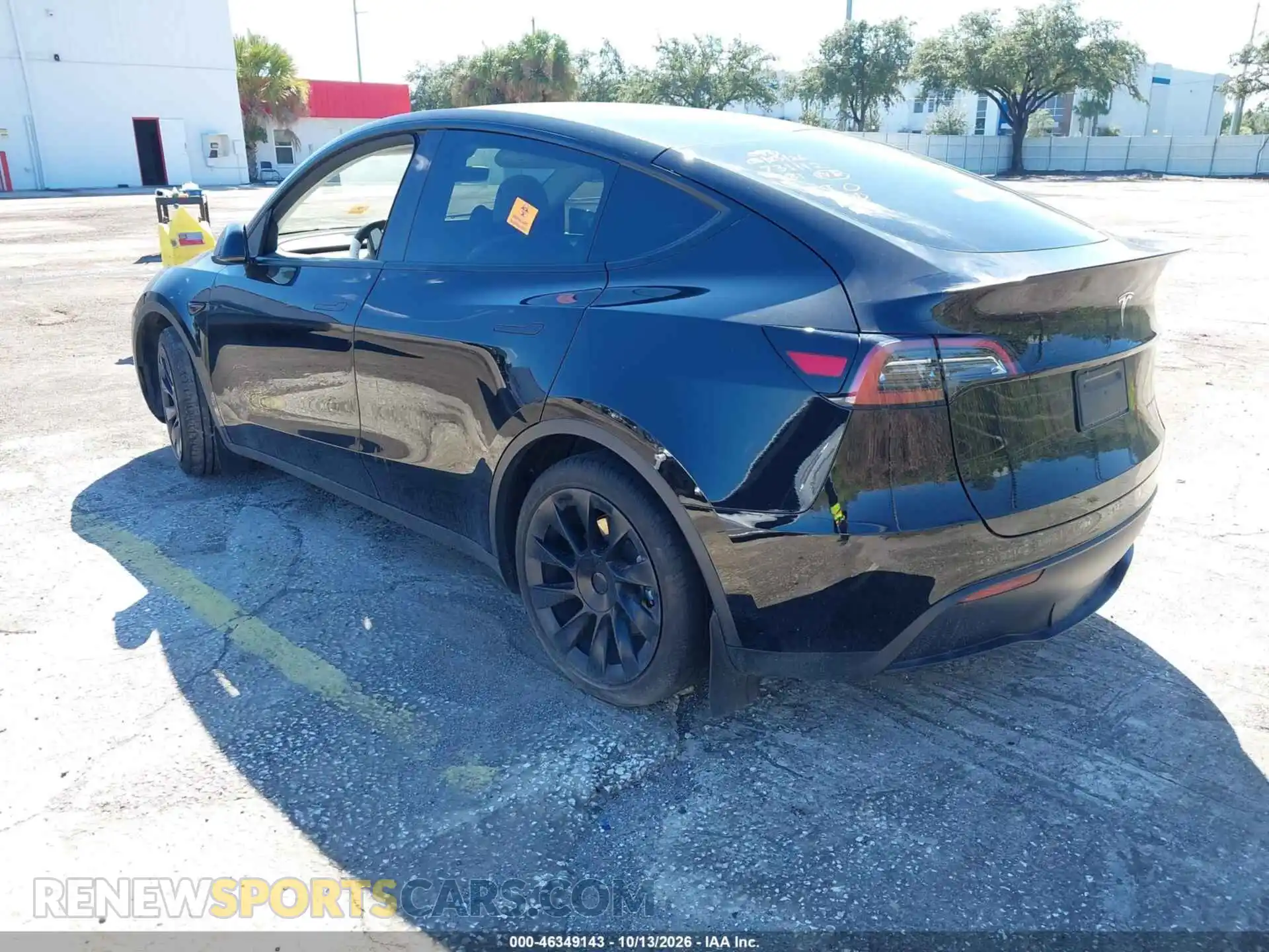 3 fotografías del automóvil dañado 7SAYGAEE5RF990878 TESLA MODEL Y 2024