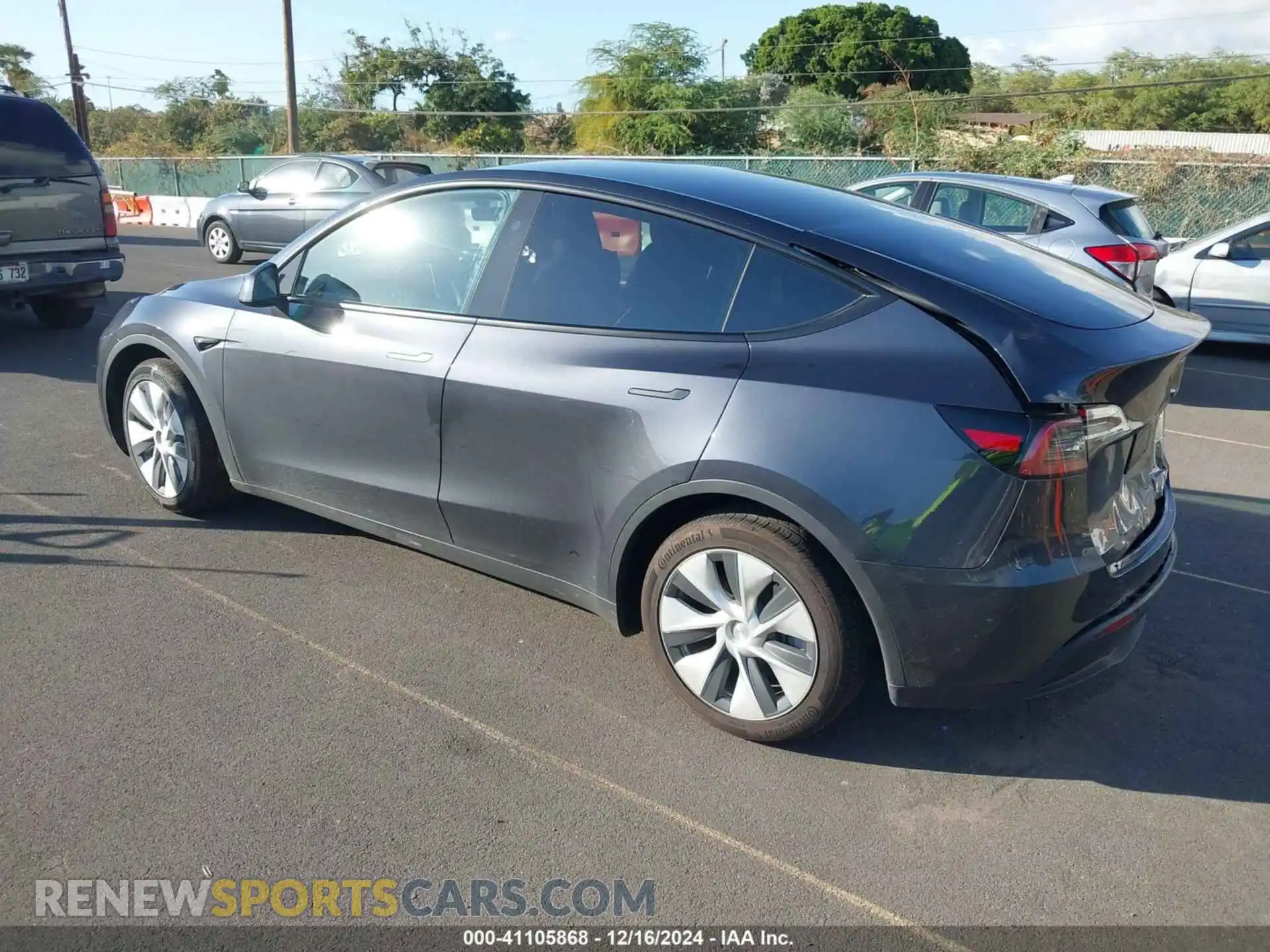 3 Photograph of a damaged car 7SAYGAEE6RF060925 TESLA MODEL Y 2024