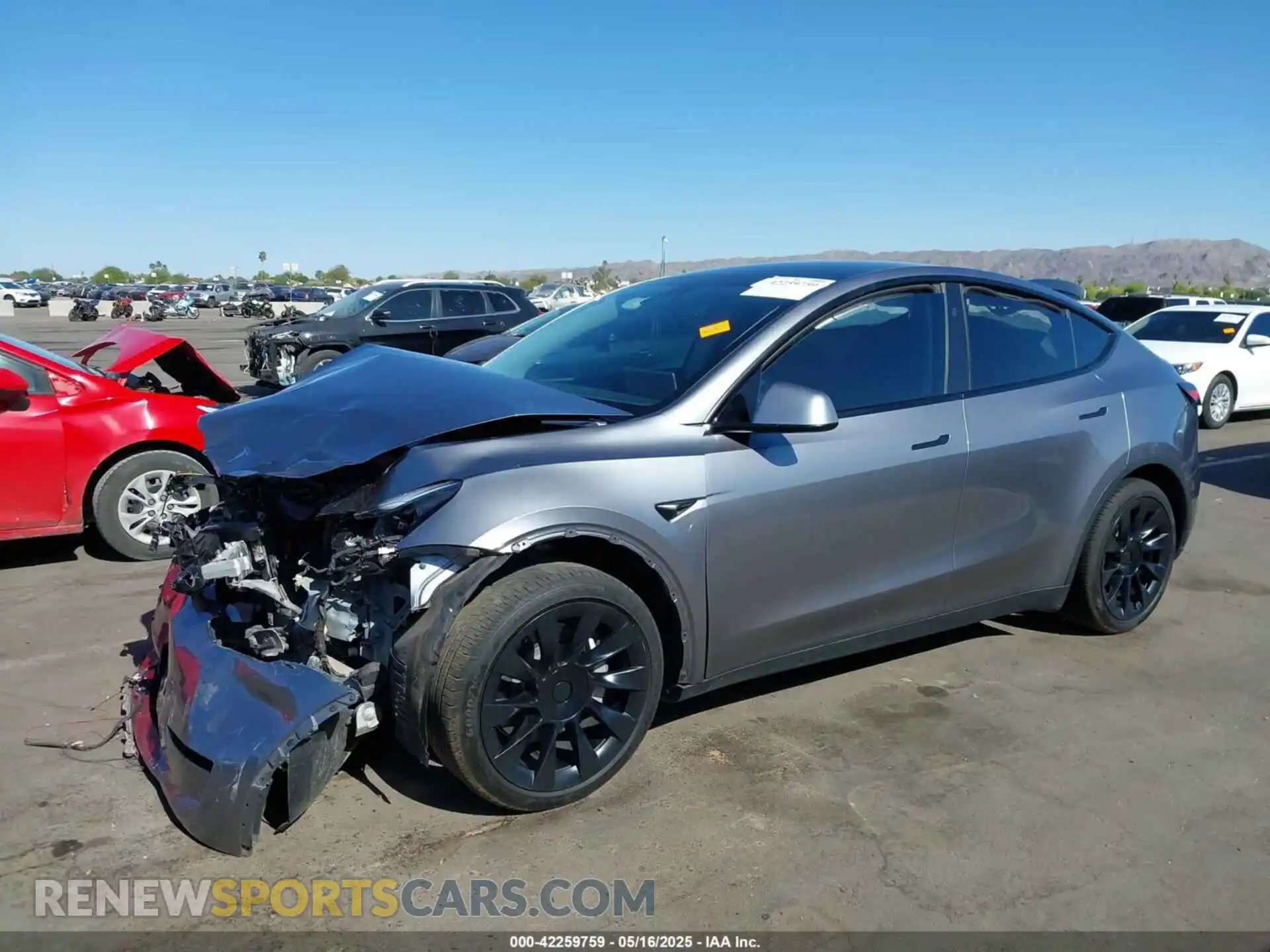 2 fotografías del automóvil dañado 7SAYGAEE6RF155551 TESLA MODEL Y 2024