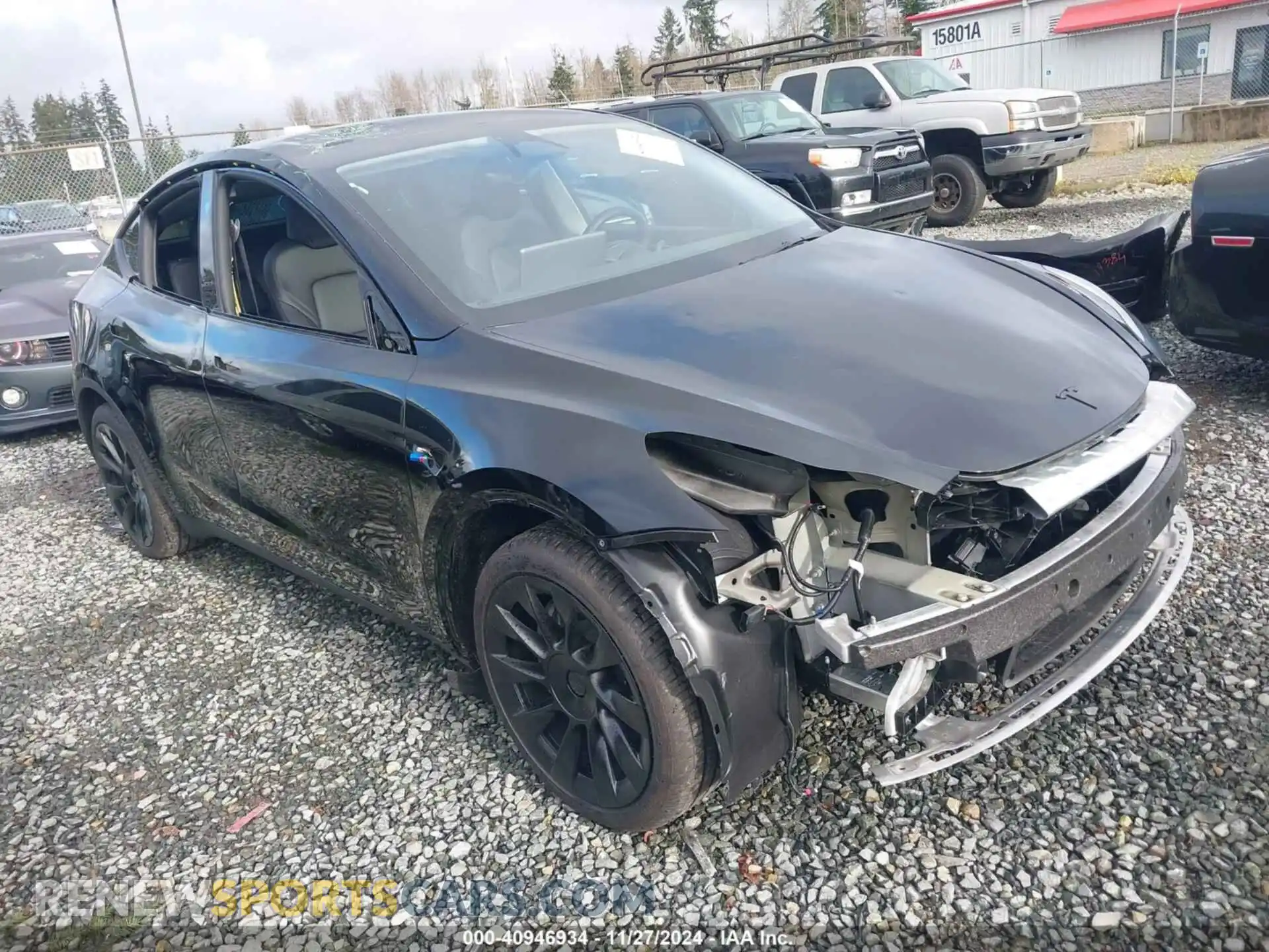 1 Photograph of a damaged car 7SAYGAEE7RF118962 TESLA MODEL Y 2024
