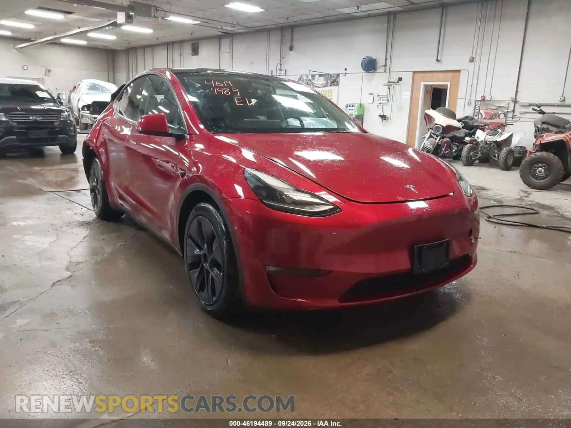 1 Фотография поврежденного автомобиля 7SAYGAEE7RF185772 TESLA MODEL Y 2024