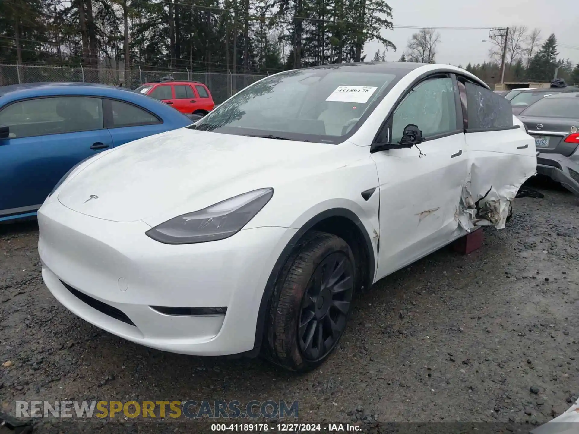 2 Photograph of a damaged car 7SAYGAEE8RF004419 TESLA MODEL Y 2024