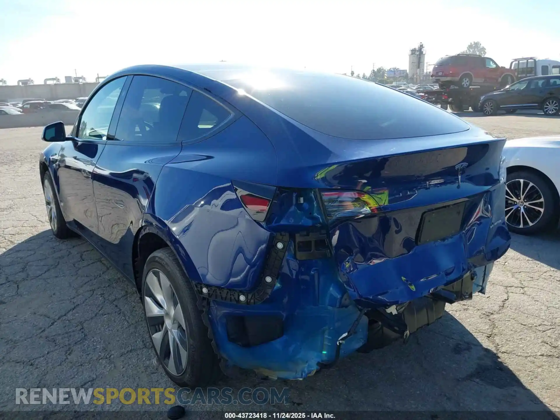 3 fotografías del automóvil dañado 7SAYGAEE8RF009832 TESLA MODEL Y 2024