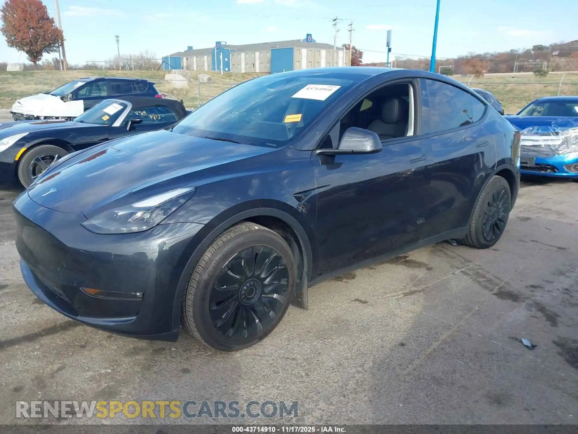 2 Photograph of a damaged car 7SAYGAEE8RF029398 TESLA MODEL Y 2024