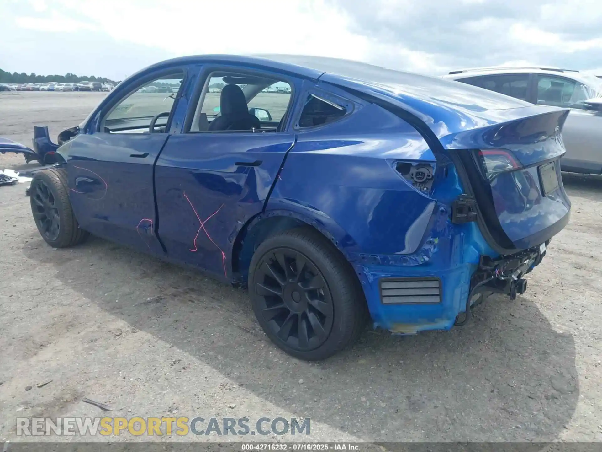 3 Photograph of a damaged car 7SAYGAEE8RF109560 TESLA MODEL Y 2024