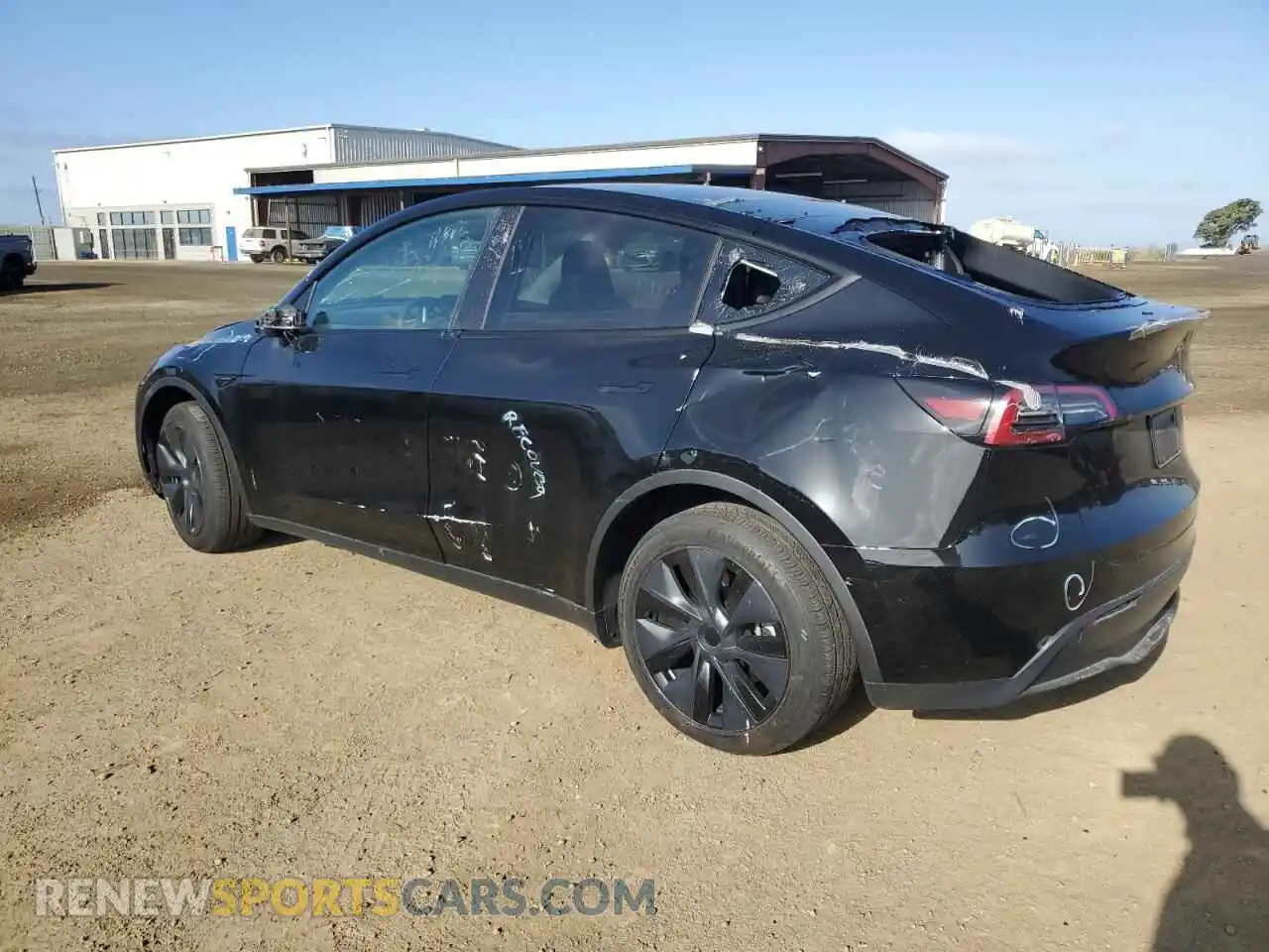 2 fotografías del automóvil dañado 7SAYGAEE8RF186123 TESLA MODEL Y 2024