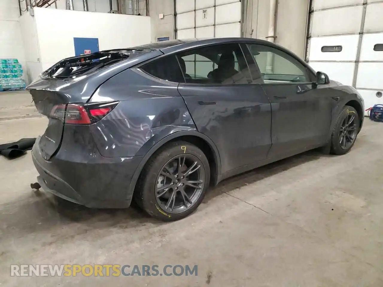 3 Photograph of a damaged car 7SAYGAEE8RF200330 TESLA MODEL Y 2024