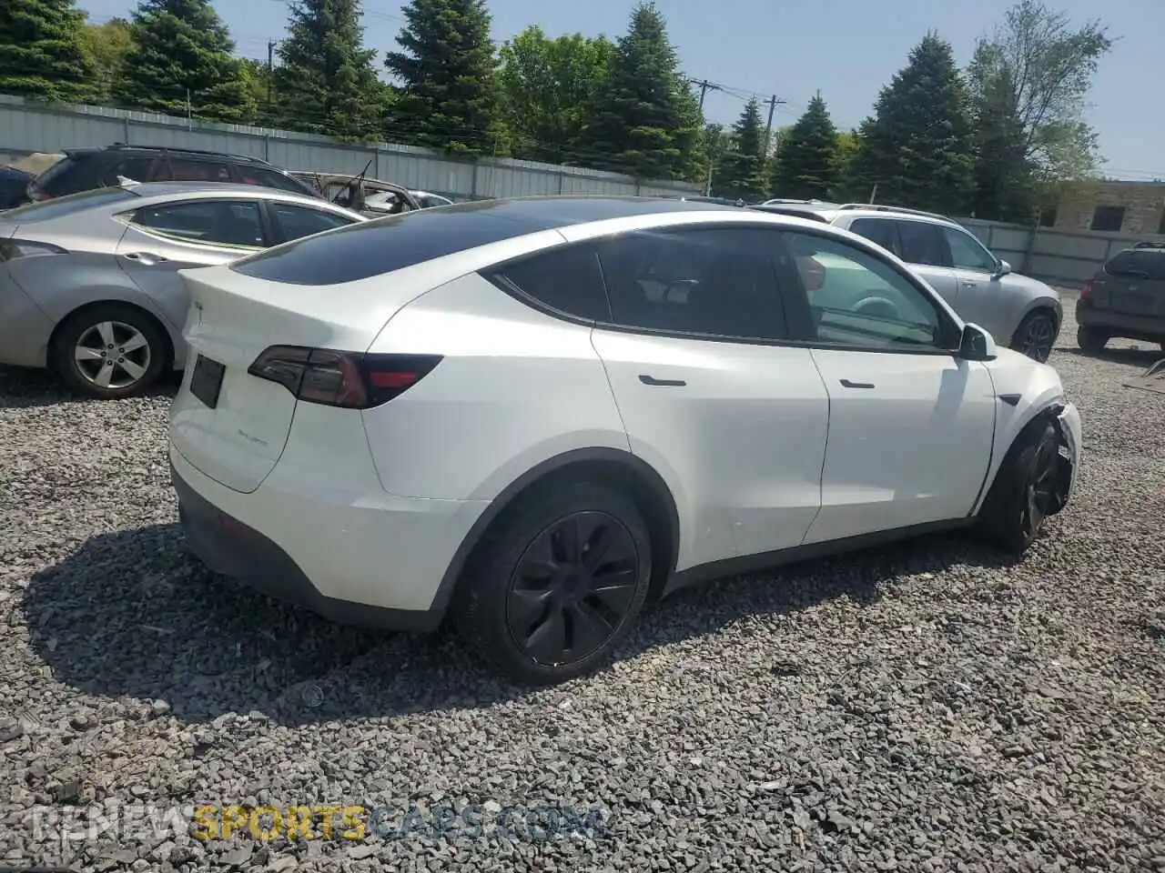 3 Photograph of a damaged car 7SAYGAEE8RF211702 TESLA MODEL Y 2024
