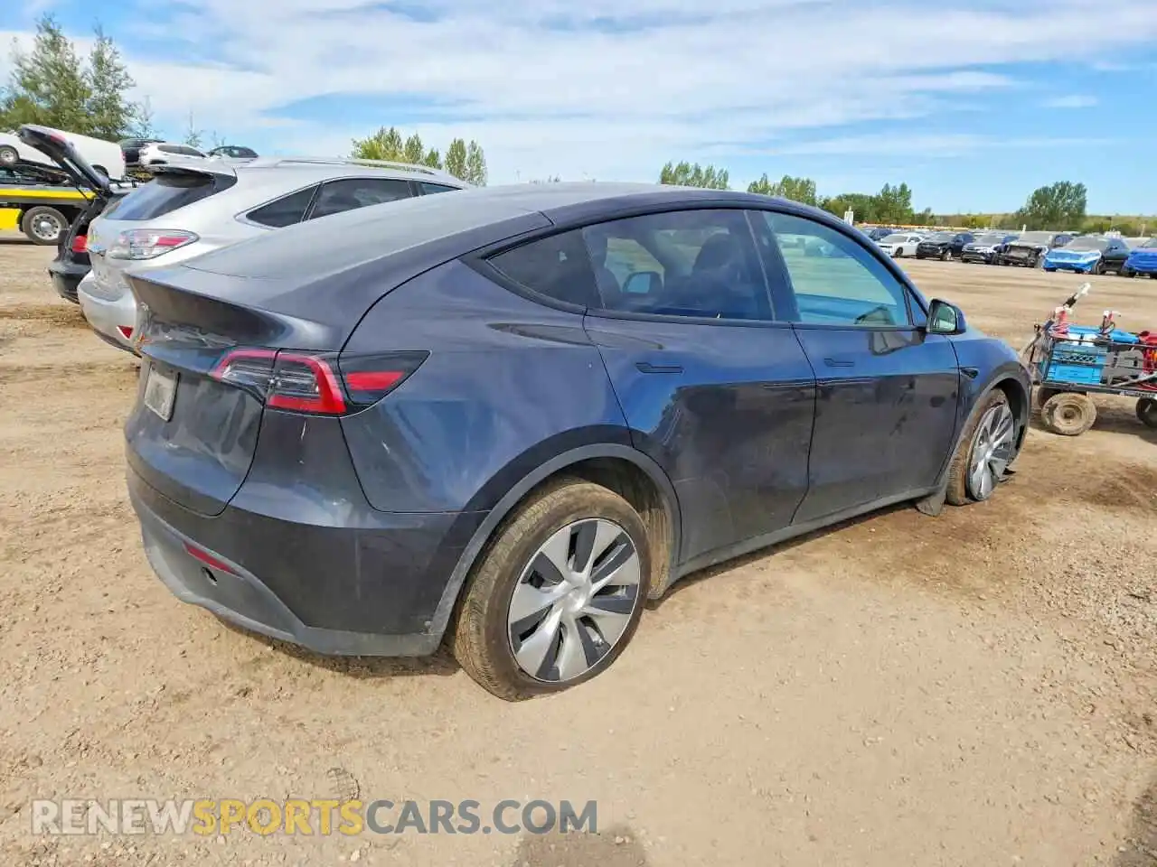 3 Photograph of a damaged car 7SAYGAEEXRF005040 TESLA MODEL Y 2024