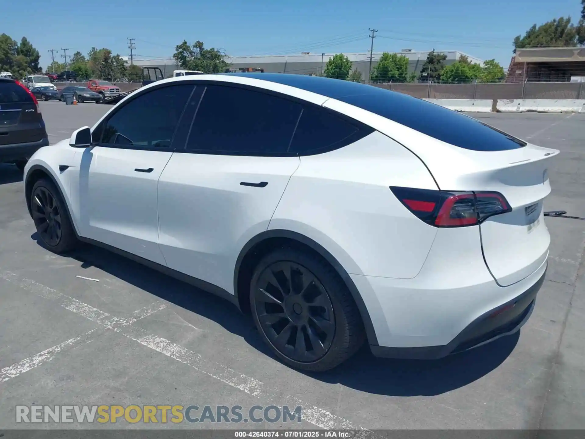 3 Photograph of a damaged car 7SAYGAEEXRF005197 TESLA MODEL Y 2024