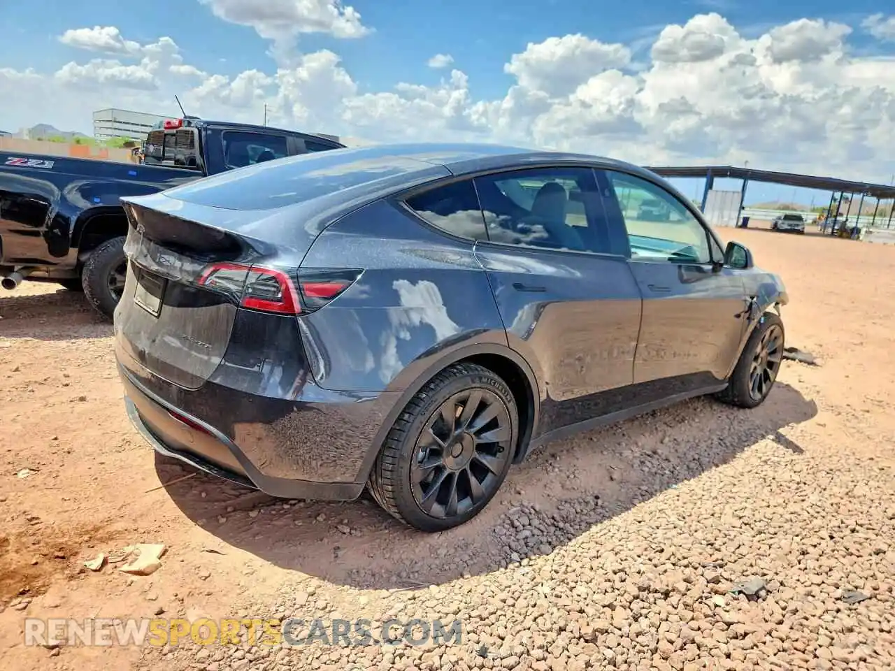 3 Photograph of a damaged car 7SAYGAEEXRF021318 TESLA MODEL Y 2024