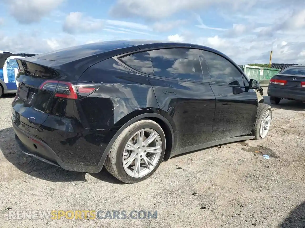 3 Photograph of a damaged car 7SAYGAEEXRF021660 TESLA MODEL Y 2024