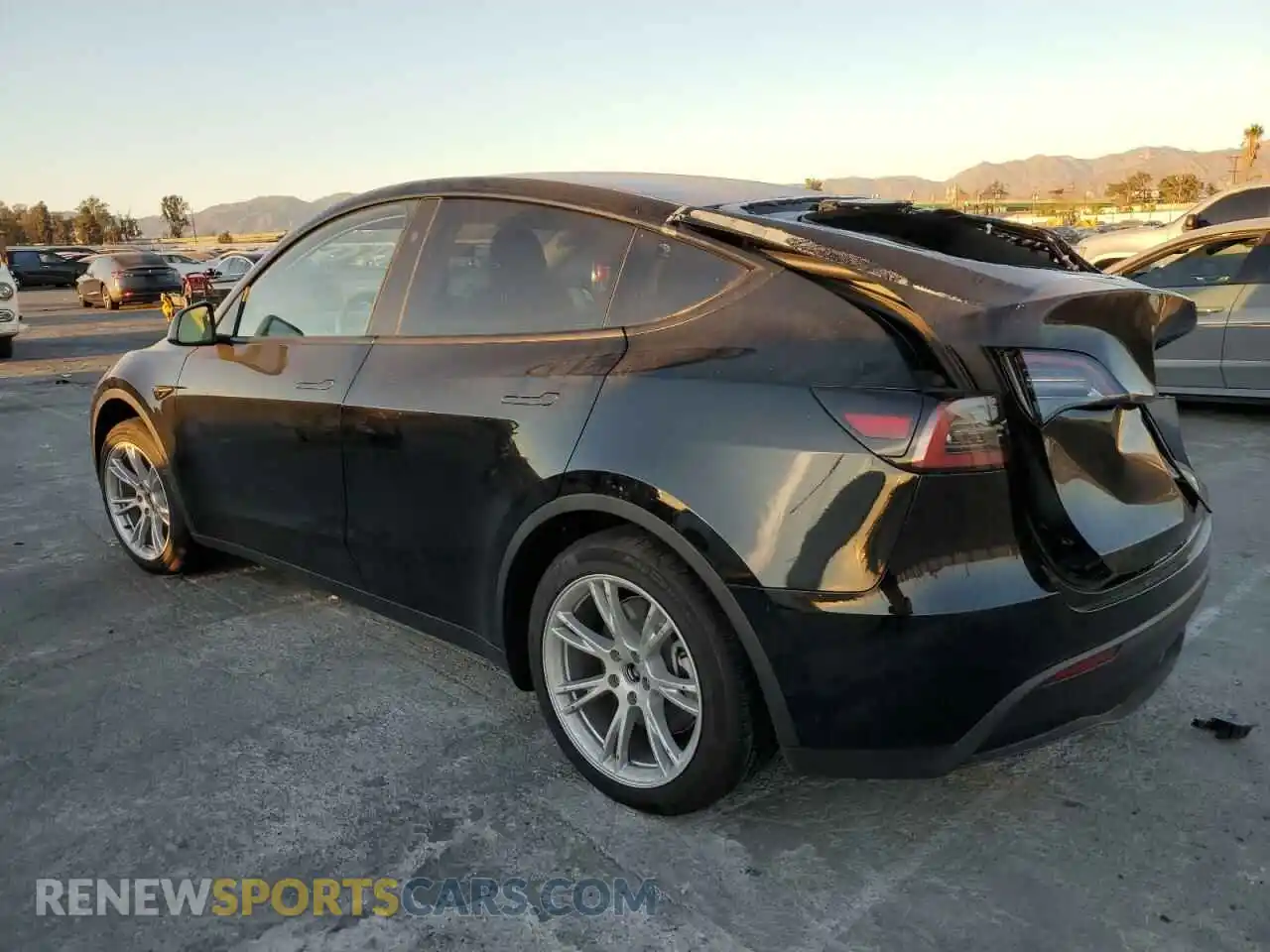 2 Photograph of a damaged car 7SAYGAEEXRF063469 TESLA MODEL Y 2024