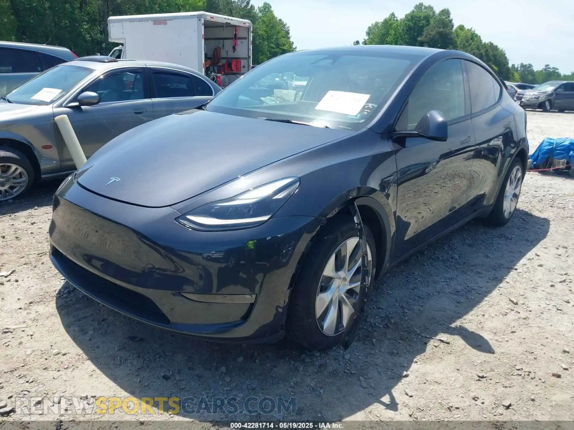 2 Photograph of a damaged car 7SAYGAEEXRF092728 TESLA MODEL Y 2024