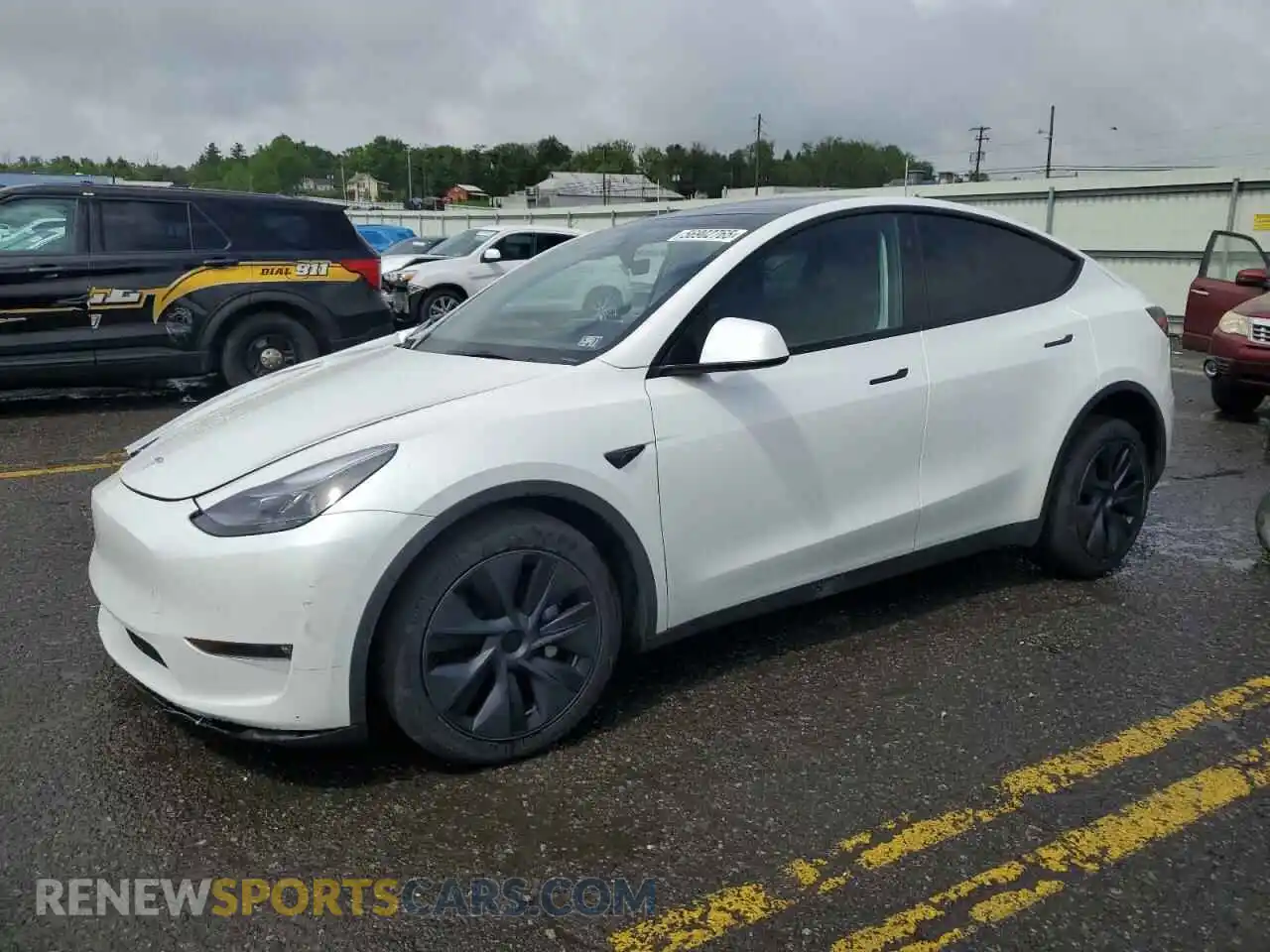 1 Photograph of a damaged car 7SAYGAEEXRF205030 TESLA MODEL Y 2024