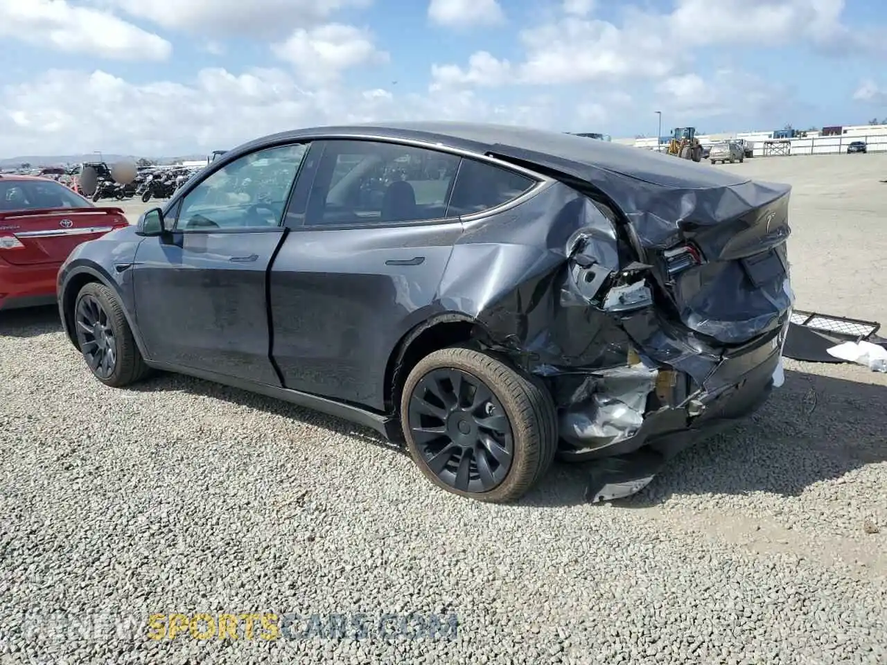 2 Photograph of a damaged car 7SAYGAEEXRF988799 TESLA MODEL Y 2024