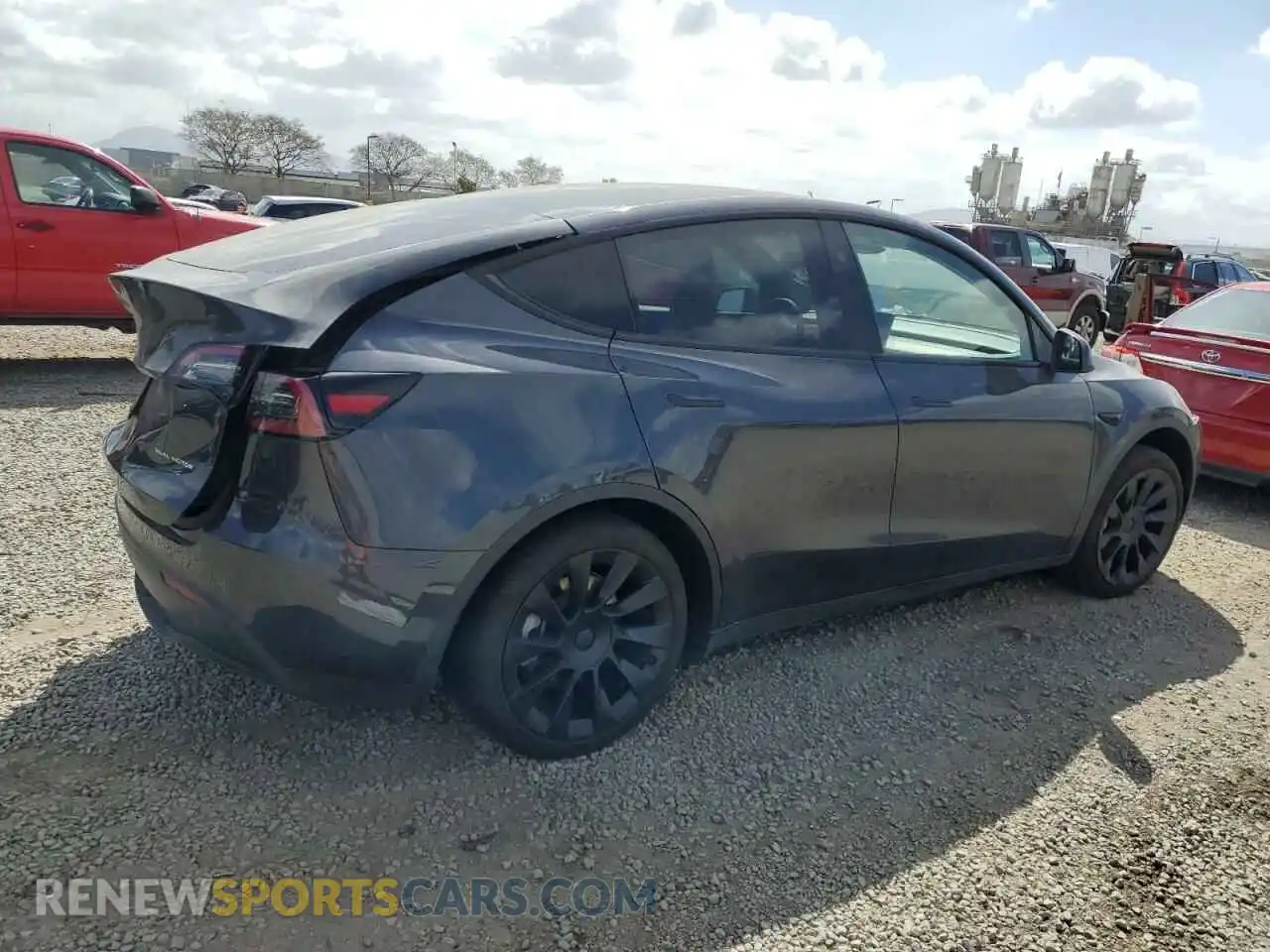 3 Photograph of a damaged car 7SAYGAEEXRF988799 TESLA MODEL Y 2024