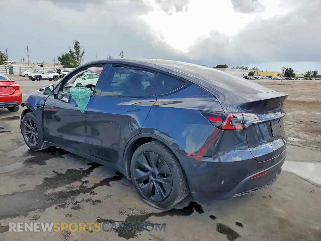 2 Photograph of a damaged car 7SAYGDED0RA329636 TESLA MODEL Y 2024