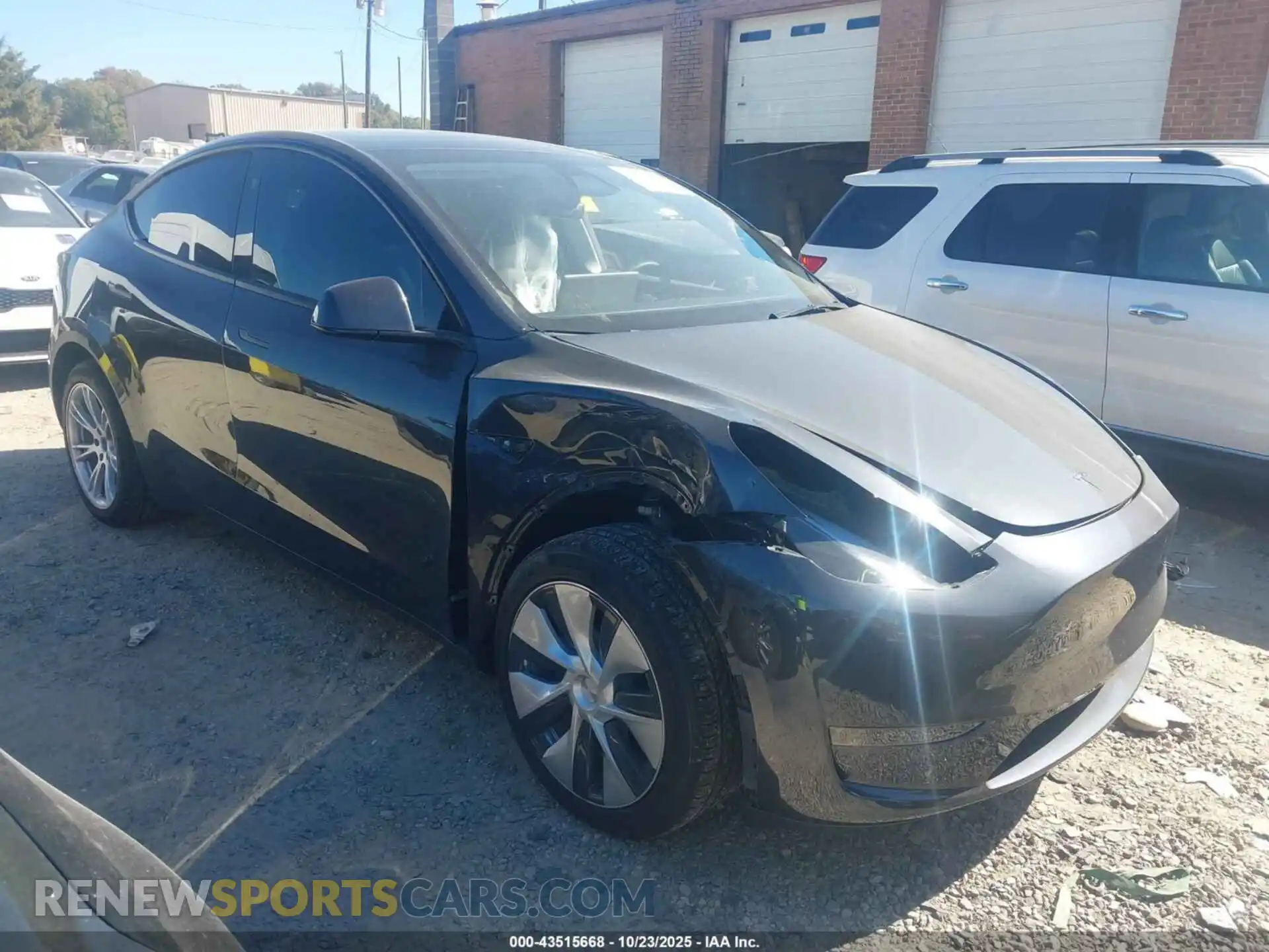 1 Photograph of a damaged car 7SAYGDED0RF005489 TESLA MODEL Y 2024