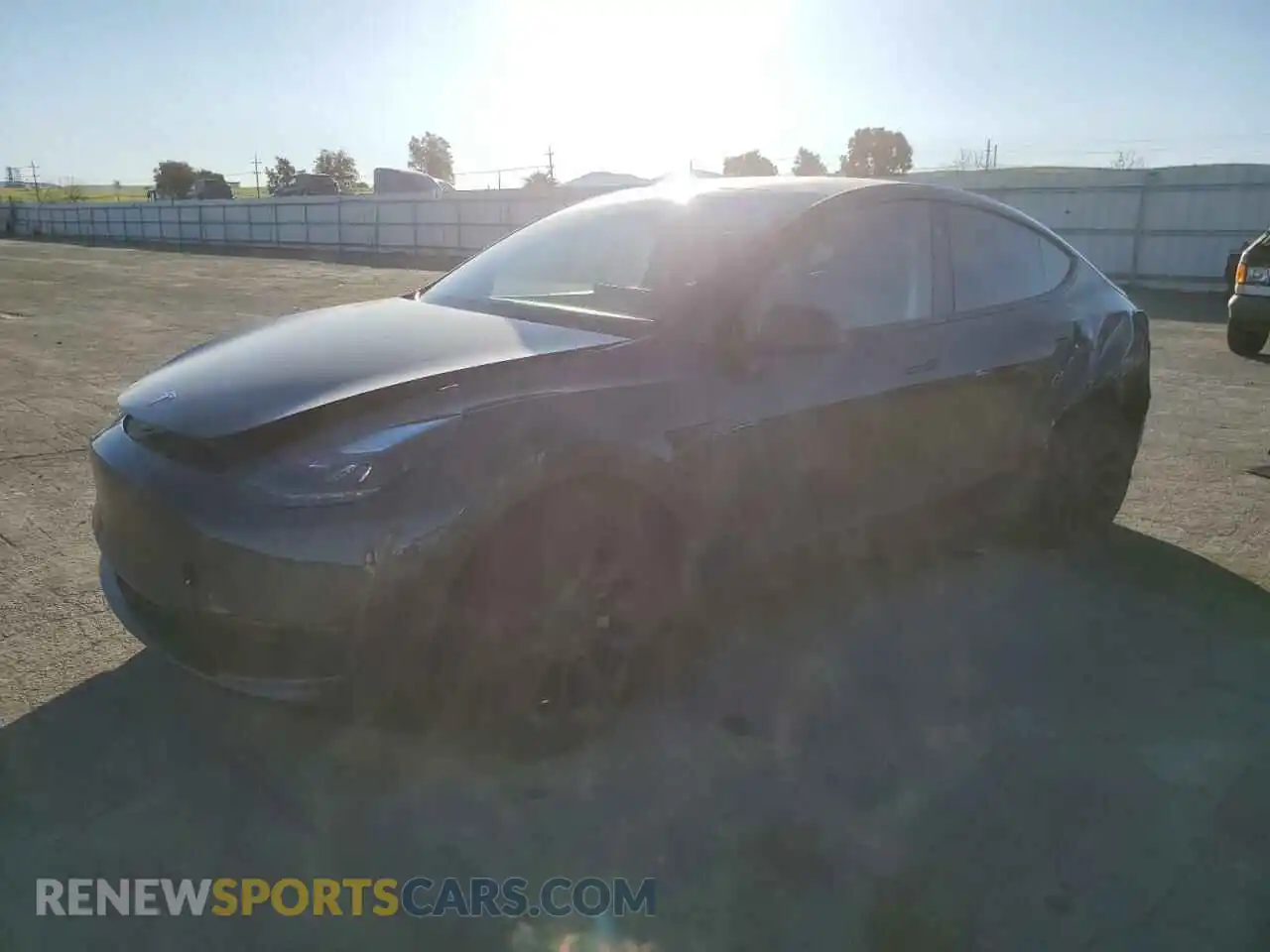 1 Photograph of a damaged car 7SAYGDED0RF040677 TESLA MODEL Y 2024