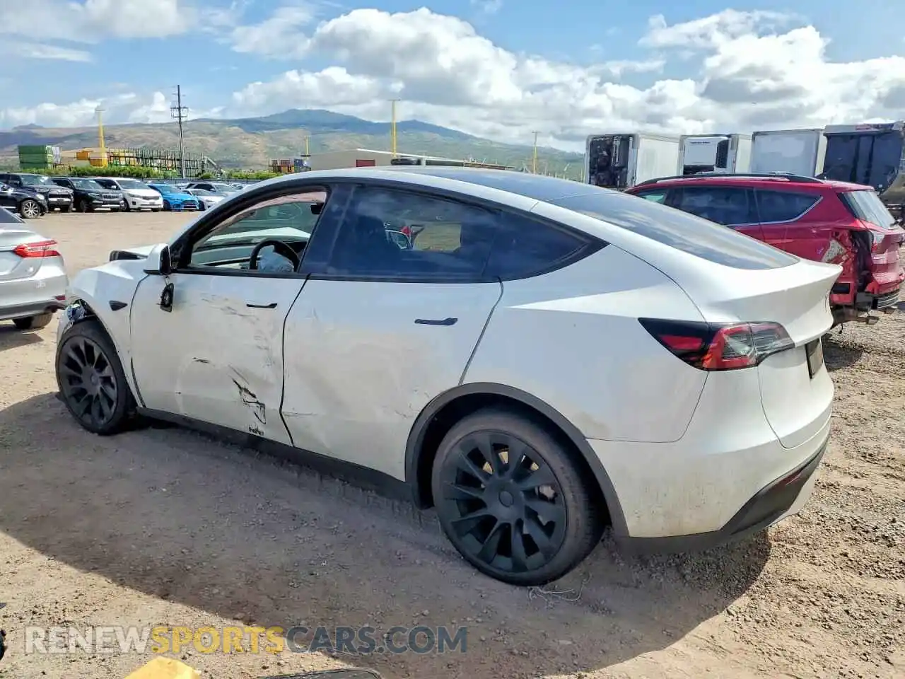 2 Photograph of a damaged car 7SAYGDED0RF102563 TESLA MODEL Y 2024