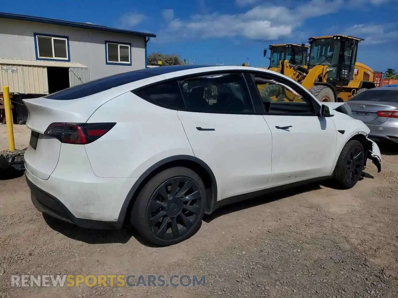 3 Photograph of a damaged car 7SAYGDED0RF102563 TESLA MODEL Y 2024