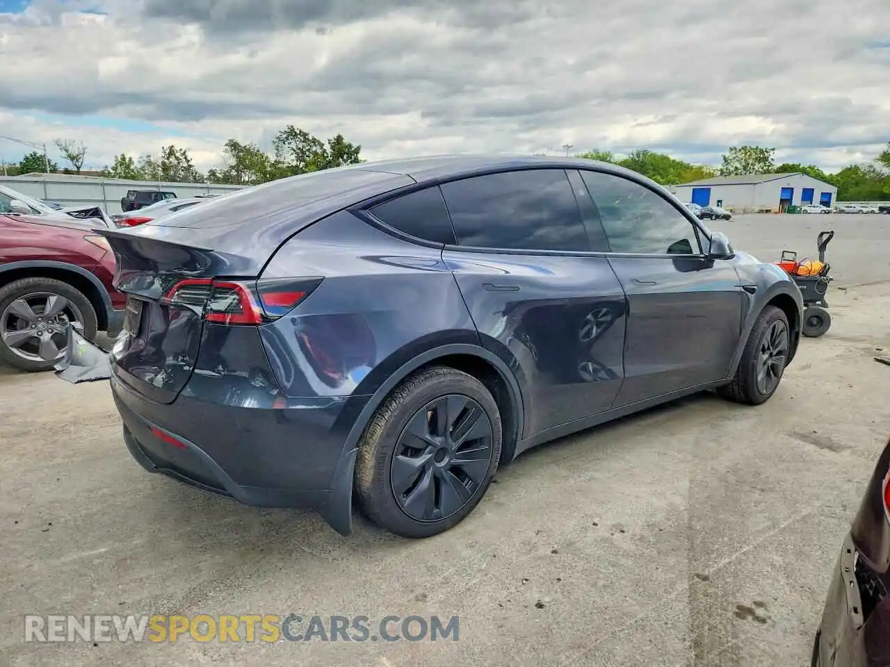 3 fotografías del automóvil dañado 7SAYGDED0RF103826 TESLA MODEL Y 2024