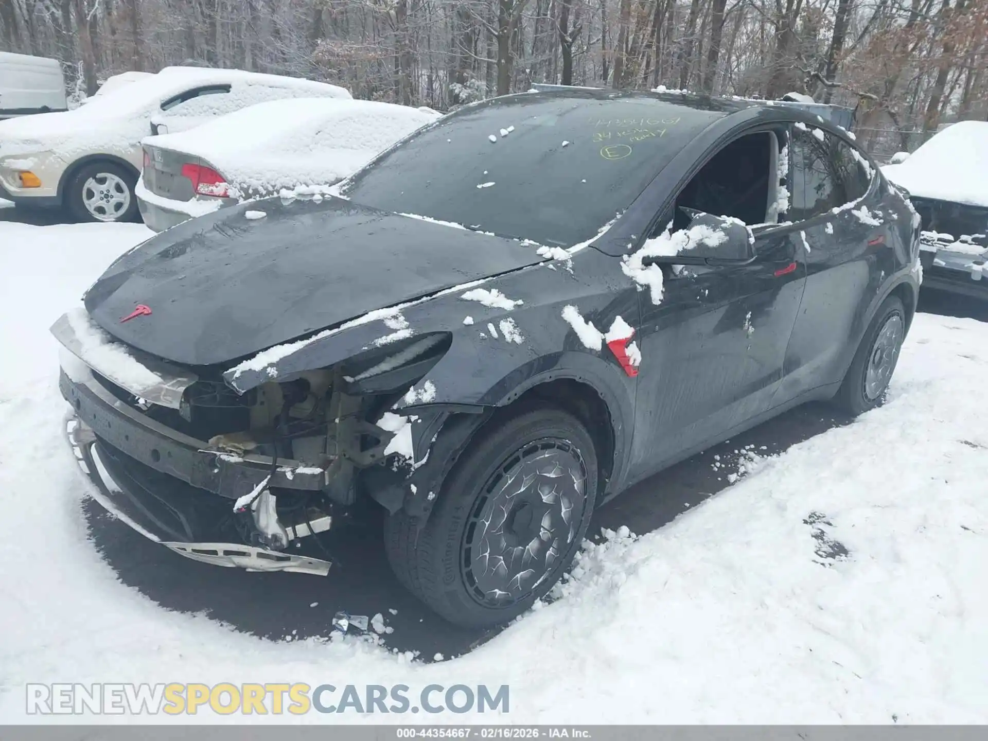 2 Photograph of a damaged car 7SAYGDED0RF110081 TESLA MODEL Y 2024