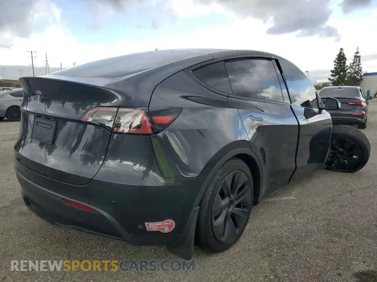 3 Photograph of a damaged car 7SAYGDED0RF111859 TESLA MODEL Y 2024