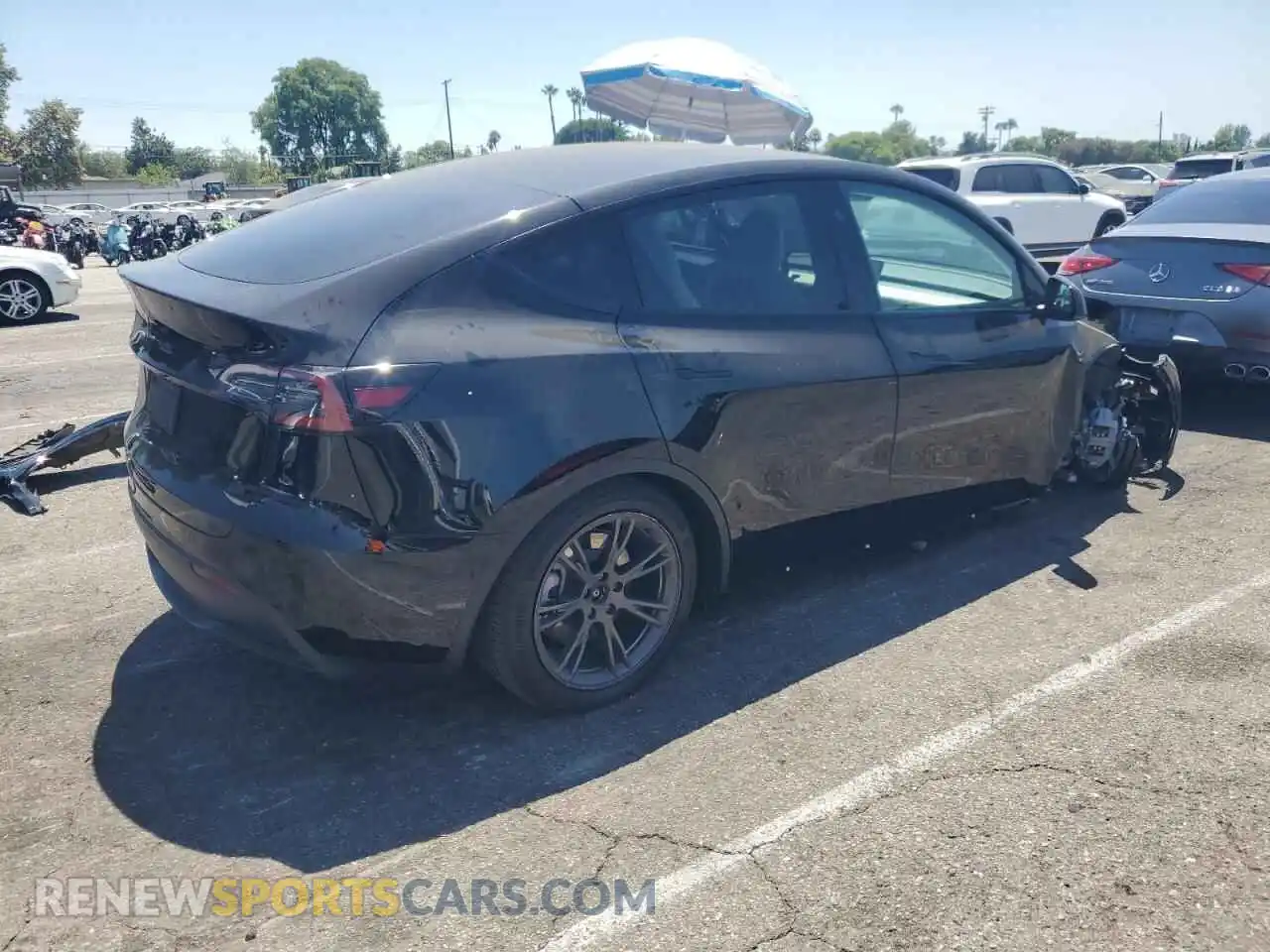 3 Photograph of a damaged car 7SAYGDED0RF124191 TESLA MODEL Y 2024
