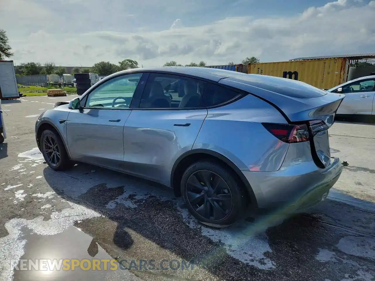 2 Photograph of a damaged car 7SAYGDED1RA313347 TESLA MODEL Y 2024