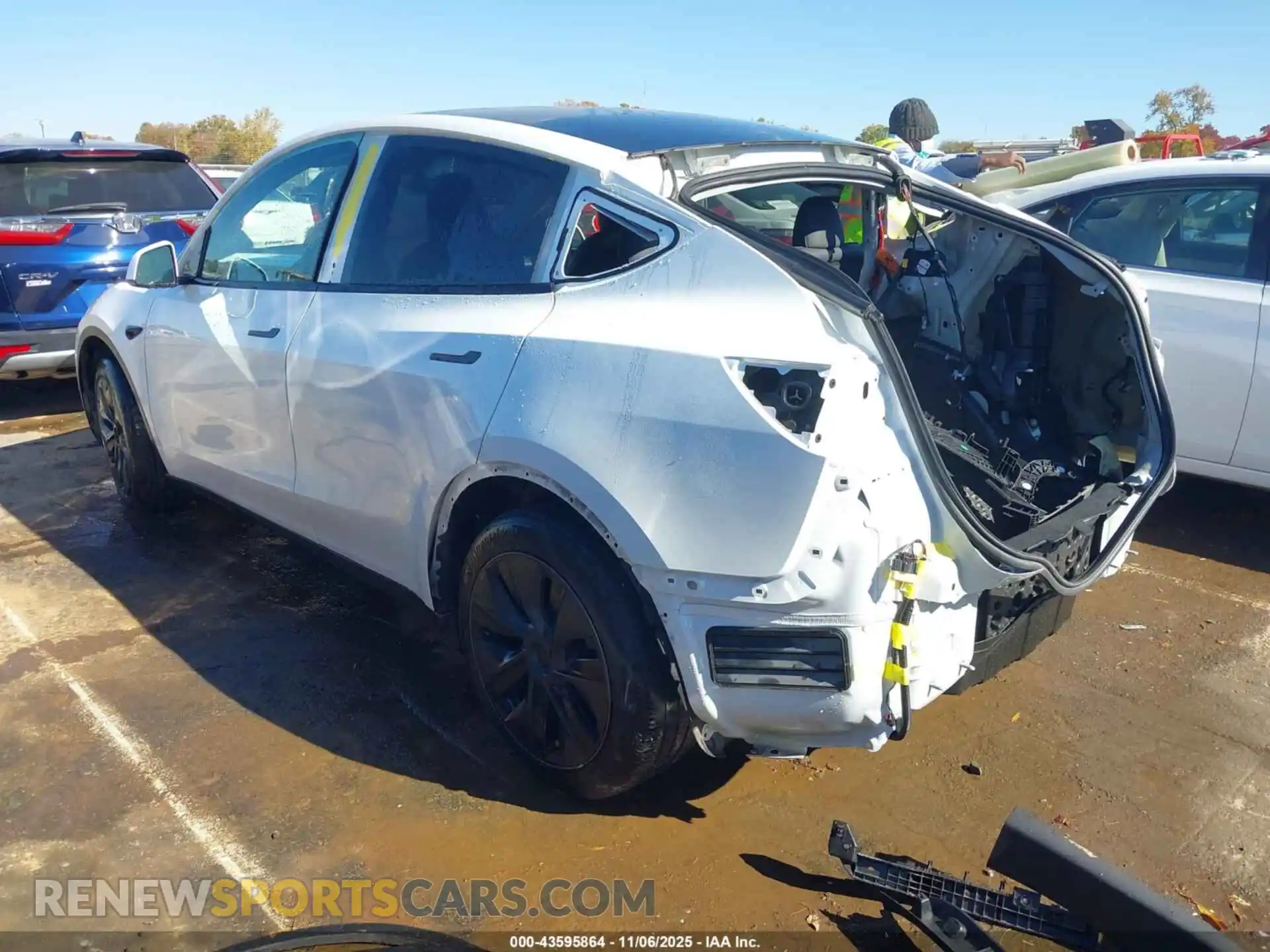 3 Photograph of a damaged car 7SAYGDED1RA321710 TESLA MODEL Y 2024