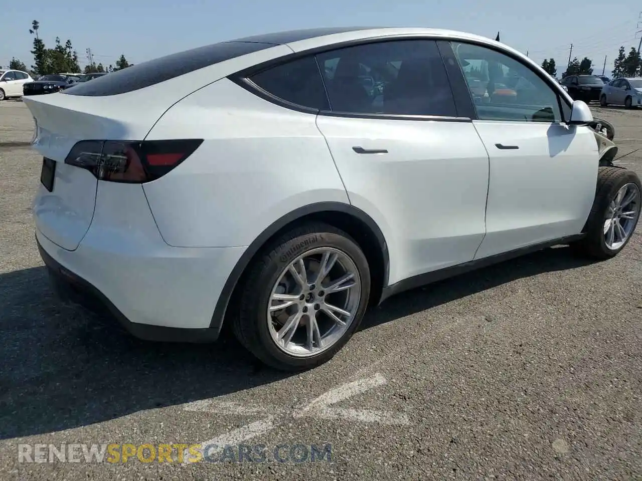 3 Photograph of a damaged car 7SAYGDED1RF002570 TESLA MODEL Y 2024