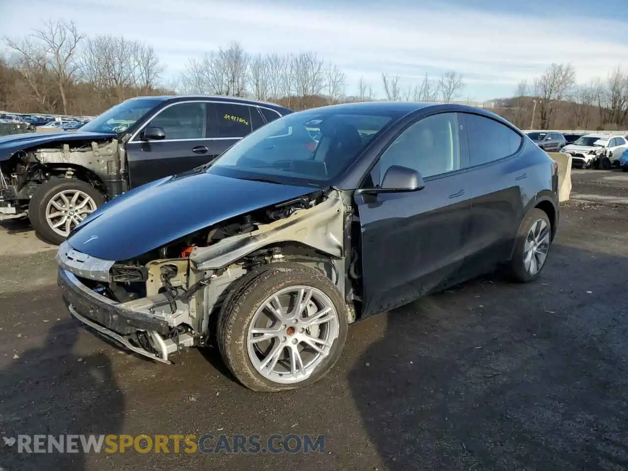 1 Photograph of a damaged car 7SAYGDED1RF016792 TESLA MODEL Y 2024