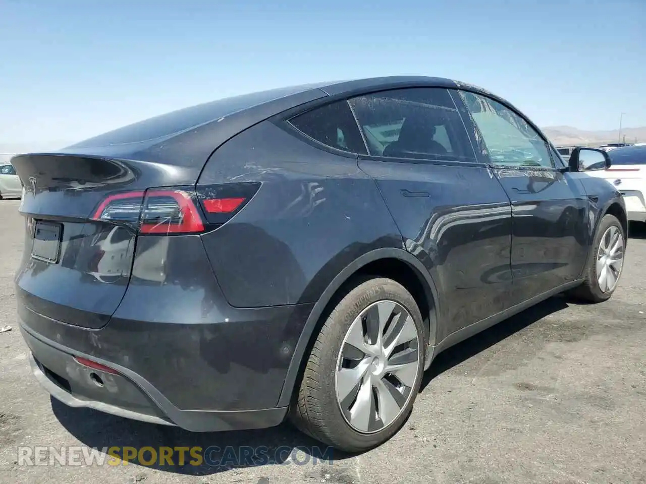 3 Photograph of a damaged car 7SAYGDED1RF052031 TESLA MODEL Y 2024