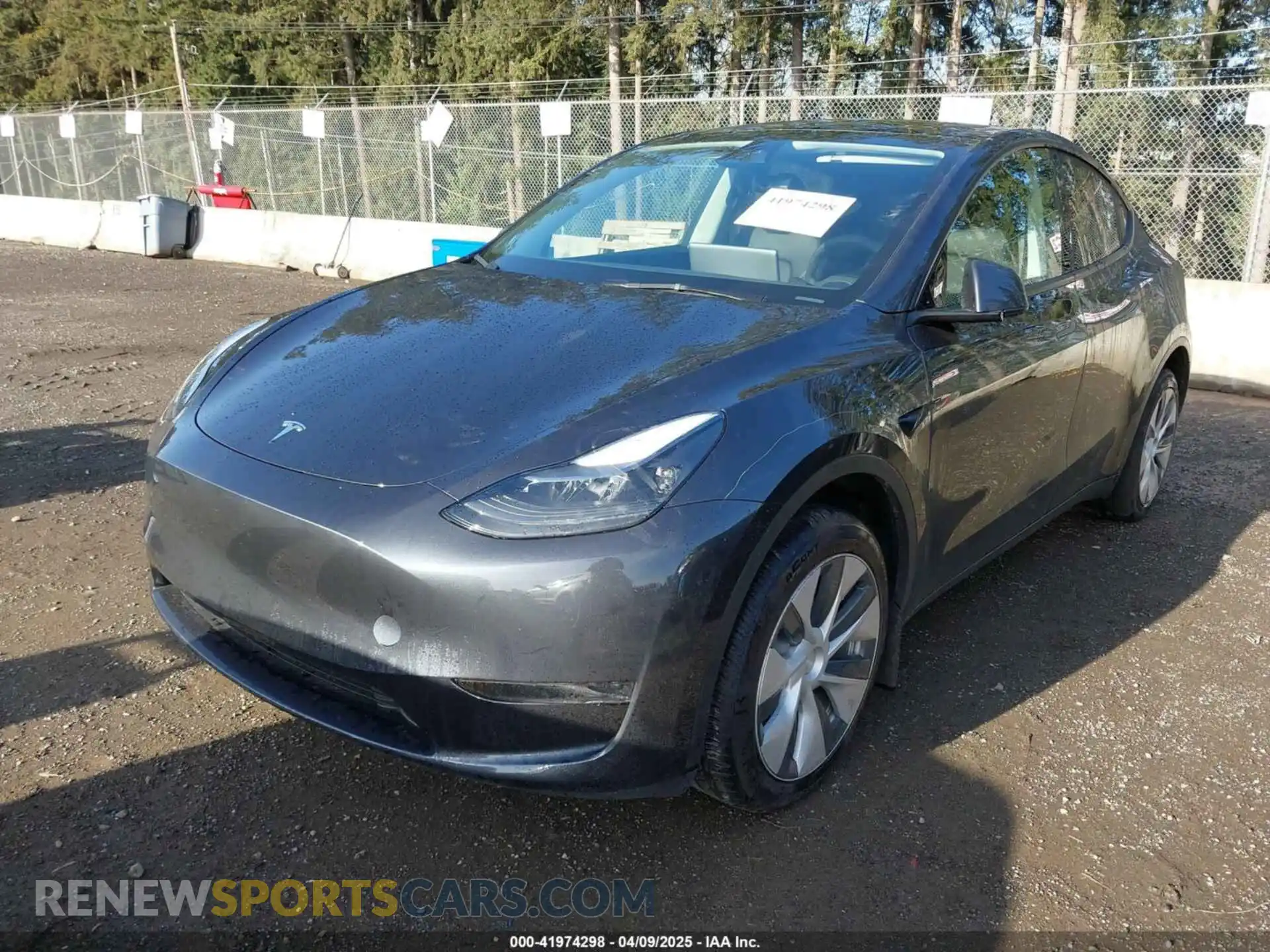 2 Photograph of a damaged car 7SAYGDED1RF056306 TESLA MODEL Y 2024
